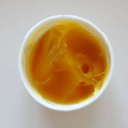 Hühneraugen sanft entfernen mit Wollfett