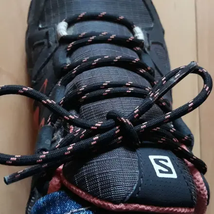 Schnürsenkel (Maschen) lösen sich nicht mehr beim Gehen