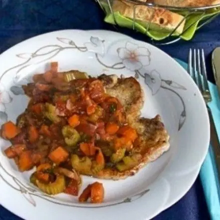 Koteletts mit Tomatensoße