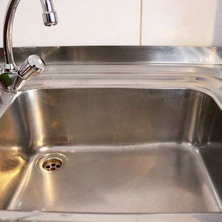 Kaffeefilter und Spülbecken wie neu machen