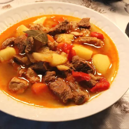 Kesselgulasch (Gulaschsuppe)