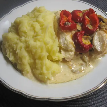 Zwiebel-Sahne-Hähnchen-Auflauf