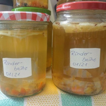 Rinderbrühe auf Vorrat herstellen