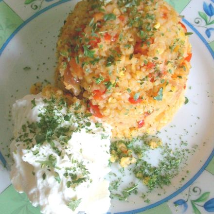 Gemüsepfanne mit Bulgur-Hanfsamen-Apfel-Mischung