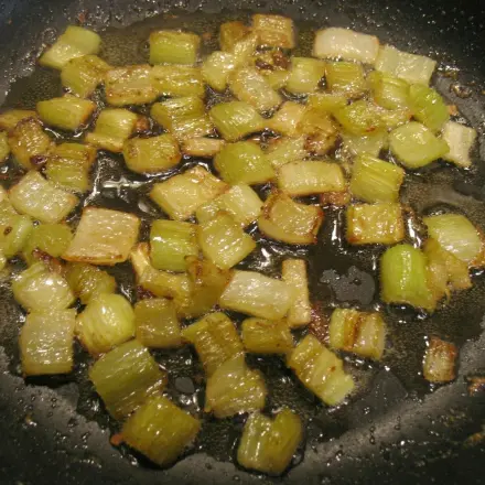 Karamellisierter Staudensellerie