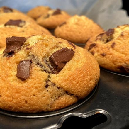 Eierlikör-Muffins mit Schokostückchen
