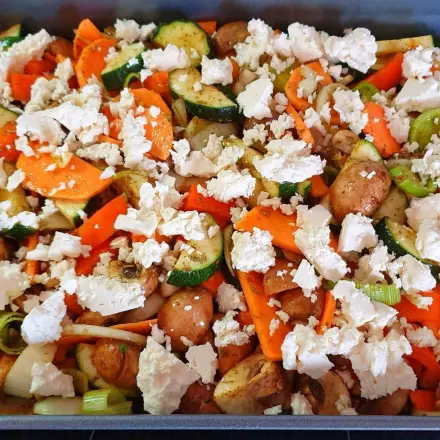 Mediterranes Ofengemüse mit Feta