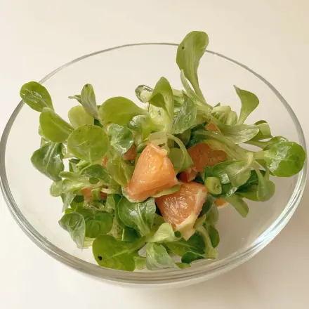 Feldsalat mit Orange und Orangendressing
