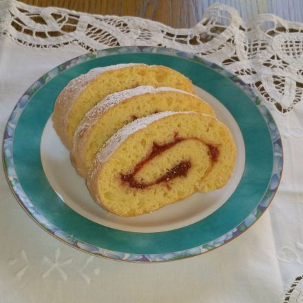 Biskuitrolle sehr lecker und schnell zubereitet