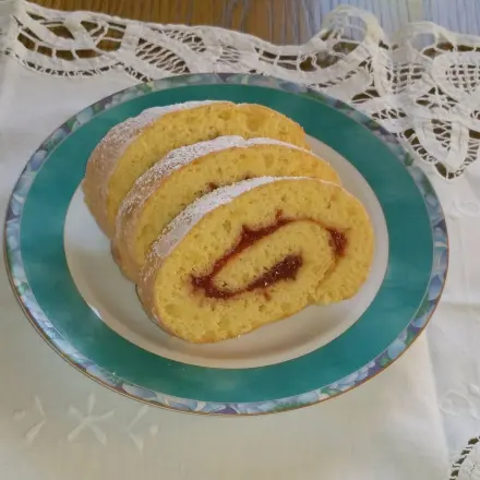 Biskuitrolle sehr lecker und schnell zubereitet