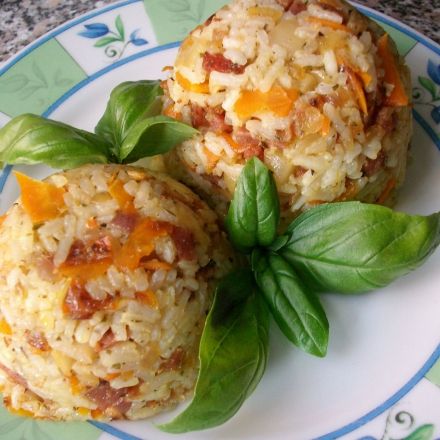 Gemüse-Reispfanne mit Salami