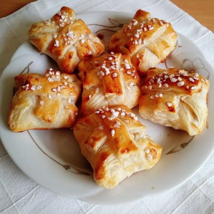 Süße Blätterteig-Quark-Teilchen