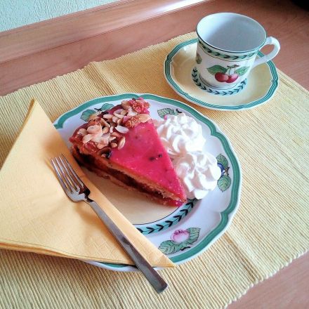 Gedeckter Pflaumenkuchen