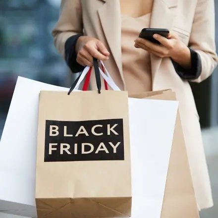 Black Friday: Ursprung und Umsätze des Shoppingwahnsinns!
