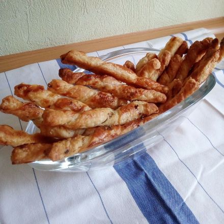 Pikante Blätterteig-Sticks
