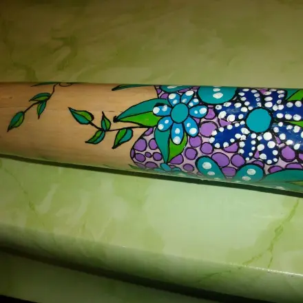 Didgeridoo mit Acrylfarben bemalen