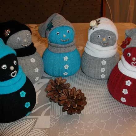 DIY Socken-Schneemännchen