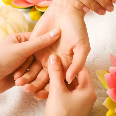„Self Care mit Ina“ - Die kleine Handmassage