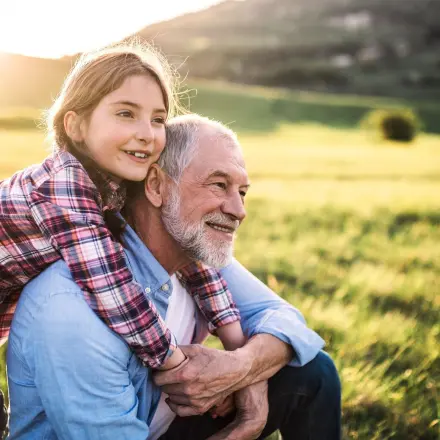 "Warum hat Opa so große Ohren?"