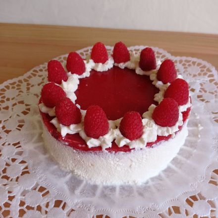 Kleine Himbeertorte