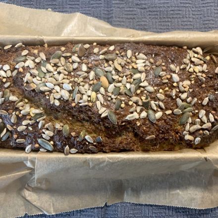 Low Carb Eiweißbrot mit Chiasamen selber backen