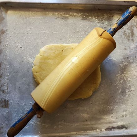 So klebt das Nudelholz nicht am Teig - auch ohne Mehl