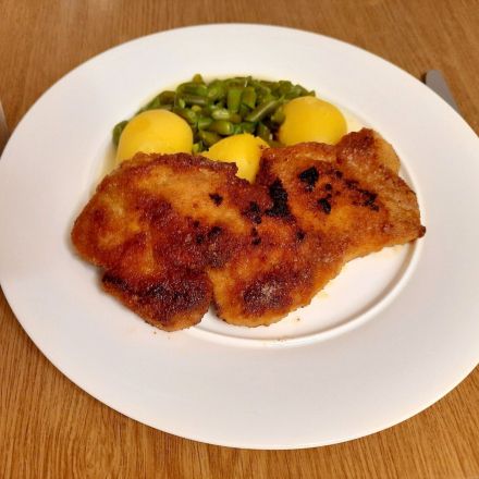 Kotelett mit Bohnengemüse und Kartoffeln