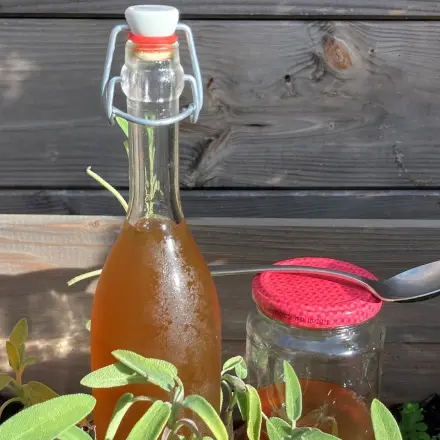 Hustensaft selber machen – 3 schnelle Rezepte