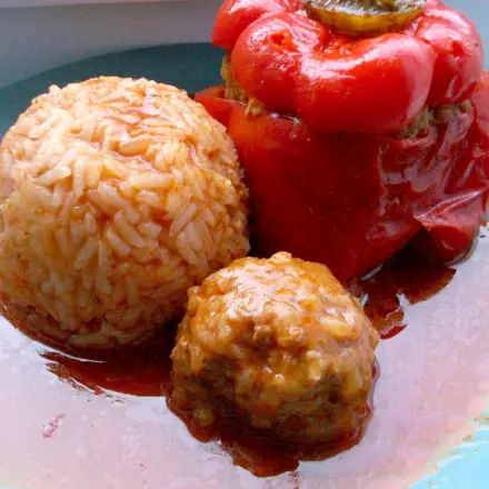 Omas gefüllte Paprika mit Jasmin Reis