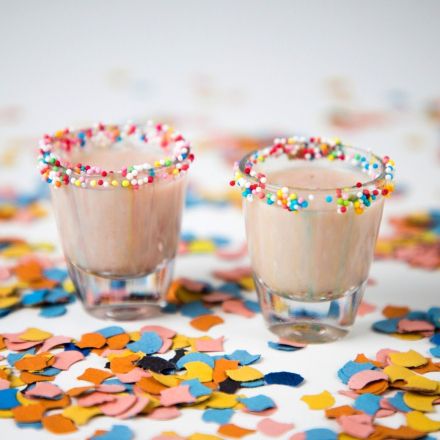 Bunter Zuckerrand am Glas