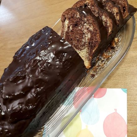 Marmorkuchen mit Schokoglasur