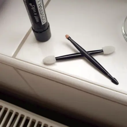 Lippenstift fast leer? So nutzt du deine Kosmetika komplett