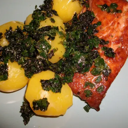 Lachs mit Petersilienkartoffeln