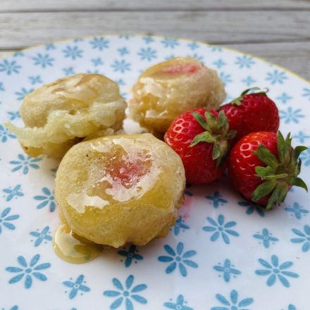 Gebackene Erdbeeren mit Honig