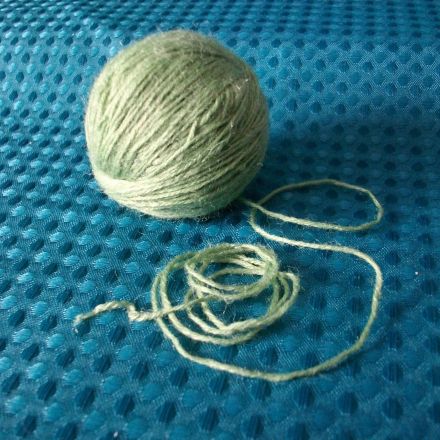 Aufgetrennte Wolle glätten