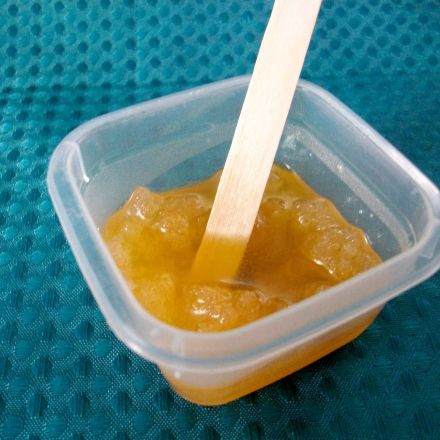 Handpeeling selber machen mit Zucker und Öl