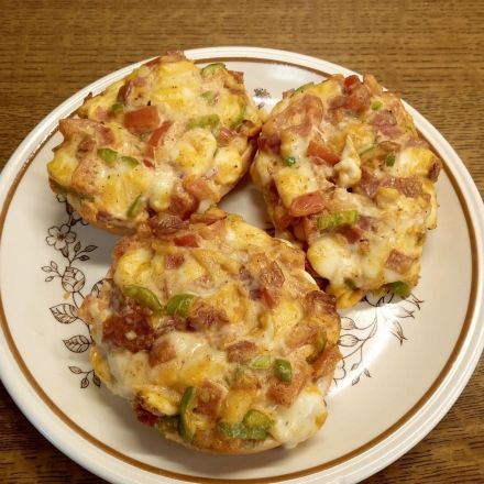 Einfache Pizzabrötchen mit Schmand