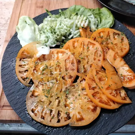 Carpaccio aus Ananastomaten