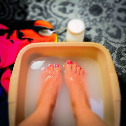 Fußbad mit Schmierseife bei Nagelbettentzündung