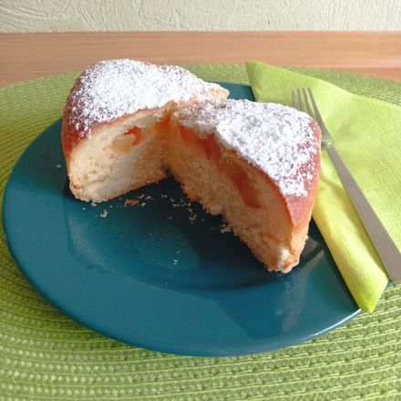 Buchteln mit Apfelfüllung