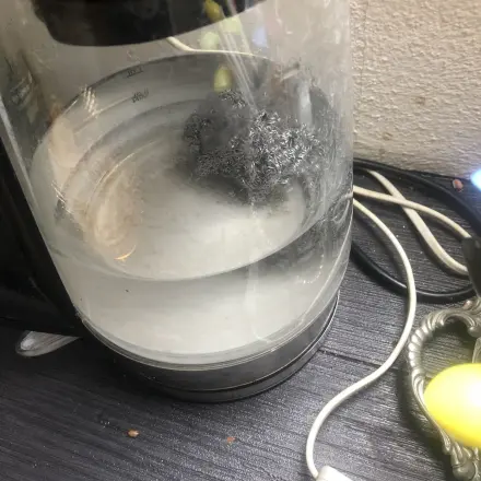 Nie mehr Kalk im Wasserkocher - mit diesem genialen Trick