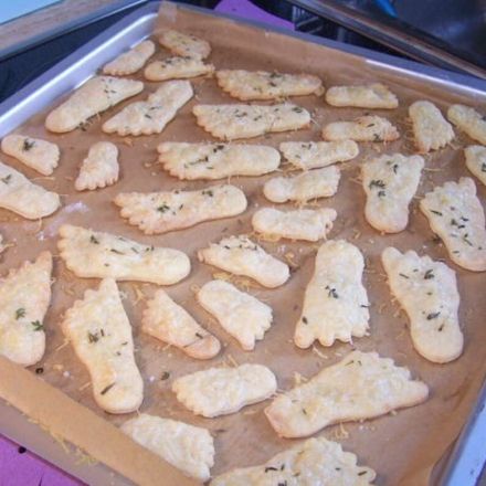 Käsefüße aus Mürbeteig