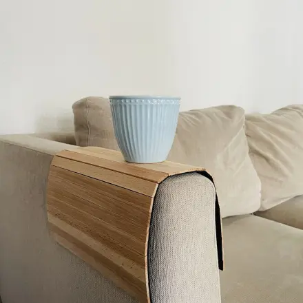 Sofatablett für Armlehne selber bauen - einfach & flexibel