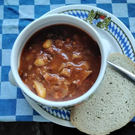 Gulaschsuppe: Zubereiten und einkochen