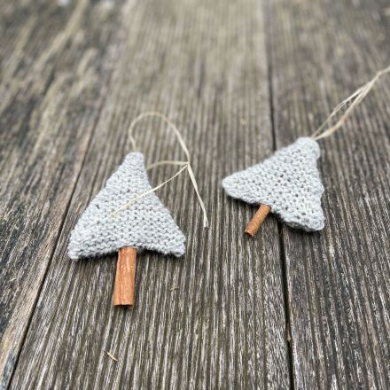 Baumschmuck: Gestrickte Weihnachtbäumchen