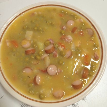 Erbsensuppe nach Oma Hildes Rezept