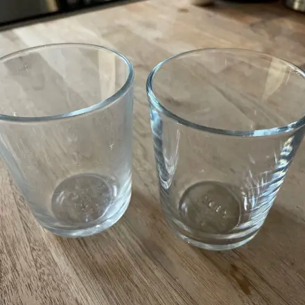 Matte Gläser & Geschirr in einem Spülgang wieder glänzend