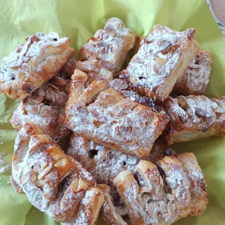 Schnelle Kirsch- und Apfeltaschen