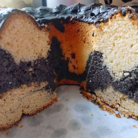 Mohn-Eierlikör-Gugelhupf