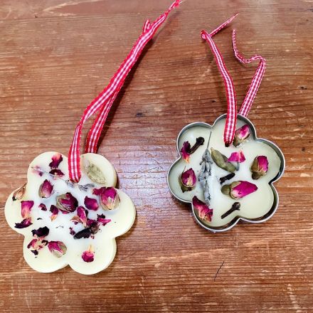 Duftanhänger aus Wachs selber machen